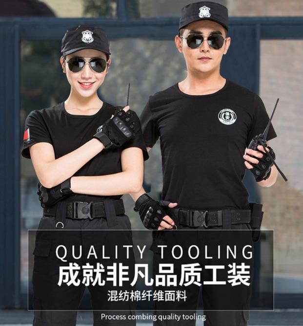 蘇州卡珀職業(yè)服裝（蘇州）有限公司，公司秉承以創(chuàng)新設(shè)計(jì)，用料精良，做工精致的職業(yè)理念，受到顧客的普遍好評。公司主要做短袖保安服-春秋工作服-協(xié)警服-冬季工作服。